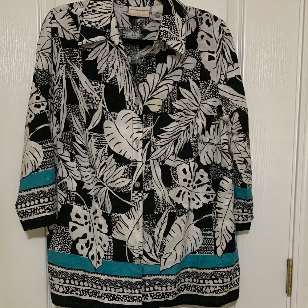 Alfred Dunner Monochrome Leaf Print Blouse